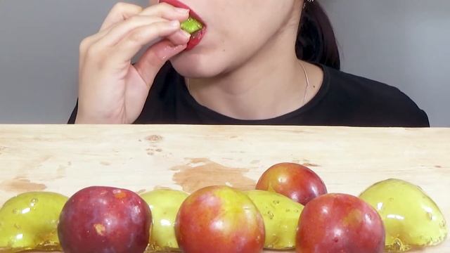 ASMR CANDIED APPLE + PLUMS TANGHULU 탕후루 먹방 MUKBANG 리얼사운드 NO TALKING | EATING SOUNDS смотреть онлайн