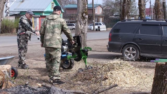 Измельчитель веток приставка к мотоблоку / мотокультиватору | демонстрация работы смотреть онлайн