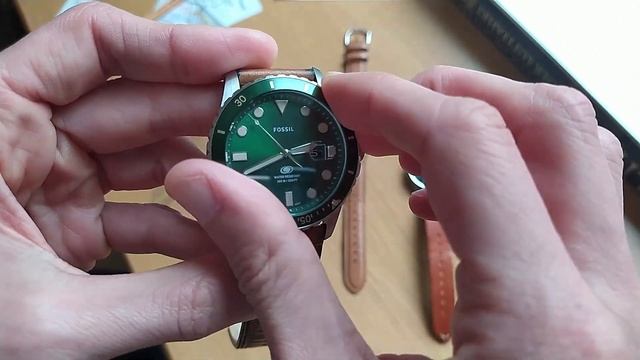 SHORT WATCH REVIEW: Fossil Blue FS5946 With Green Dial, Leather Strap!