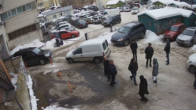 Чоповцы блокируют наш двор смотреть онлайн