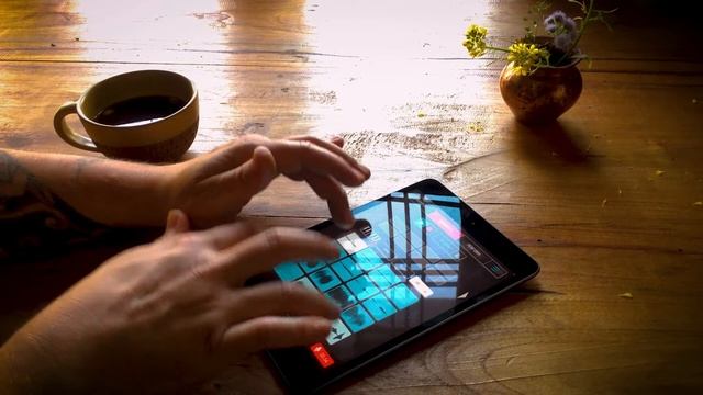 Coffee & Tunes: Episode 02 | Hip-Hop and Jungle iOS Music Jam Using Koala Sample on an iPad Mini смотреть онлайн