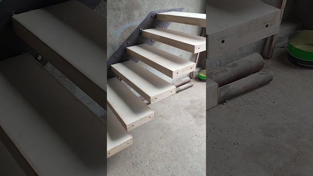 Консольная лестница - самая современная из существующих. смотреть онлайн