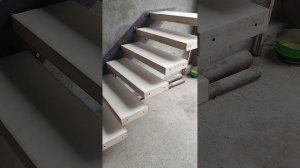 Консольная лестница - самая современная из существующих.