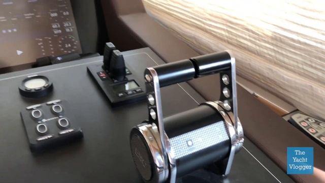 INSIDE A MILLION EURO HIGH-TECH YACHT | #VLOG 2 смотреть онлайн