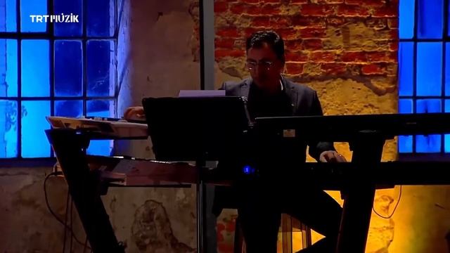 Ebru şahin исполнила турецкую песню, и своим выступлением покорила поклонников