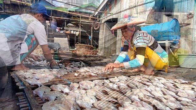 Perjalanan Melihat Pembuatan Ikan Asin смотреть онлайн