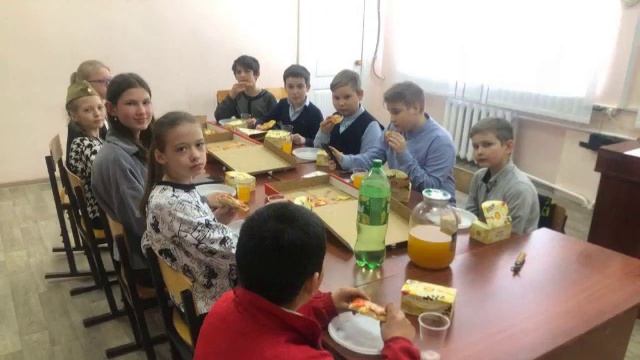 Это я и мои одноклассники,с окончанием 5класса. смотреть онлайн