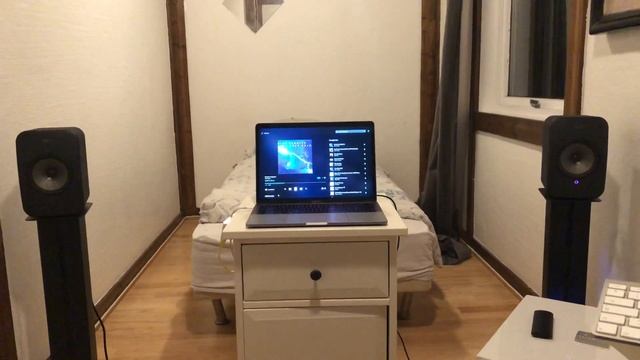 KEF LSX + REL S/3 SHO: Sound Demo 2 смотреть онлайн