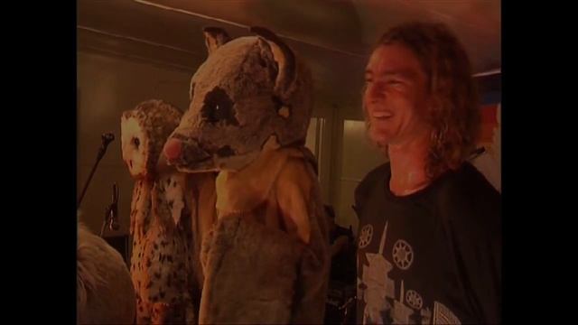 On The Brink, narrated by Sir David Attenborough смотреть онлайн