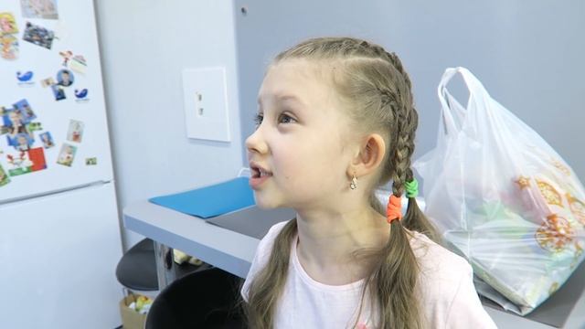 Настя съела Лапшу за минуту Смотри не лопни смотреть онлайн