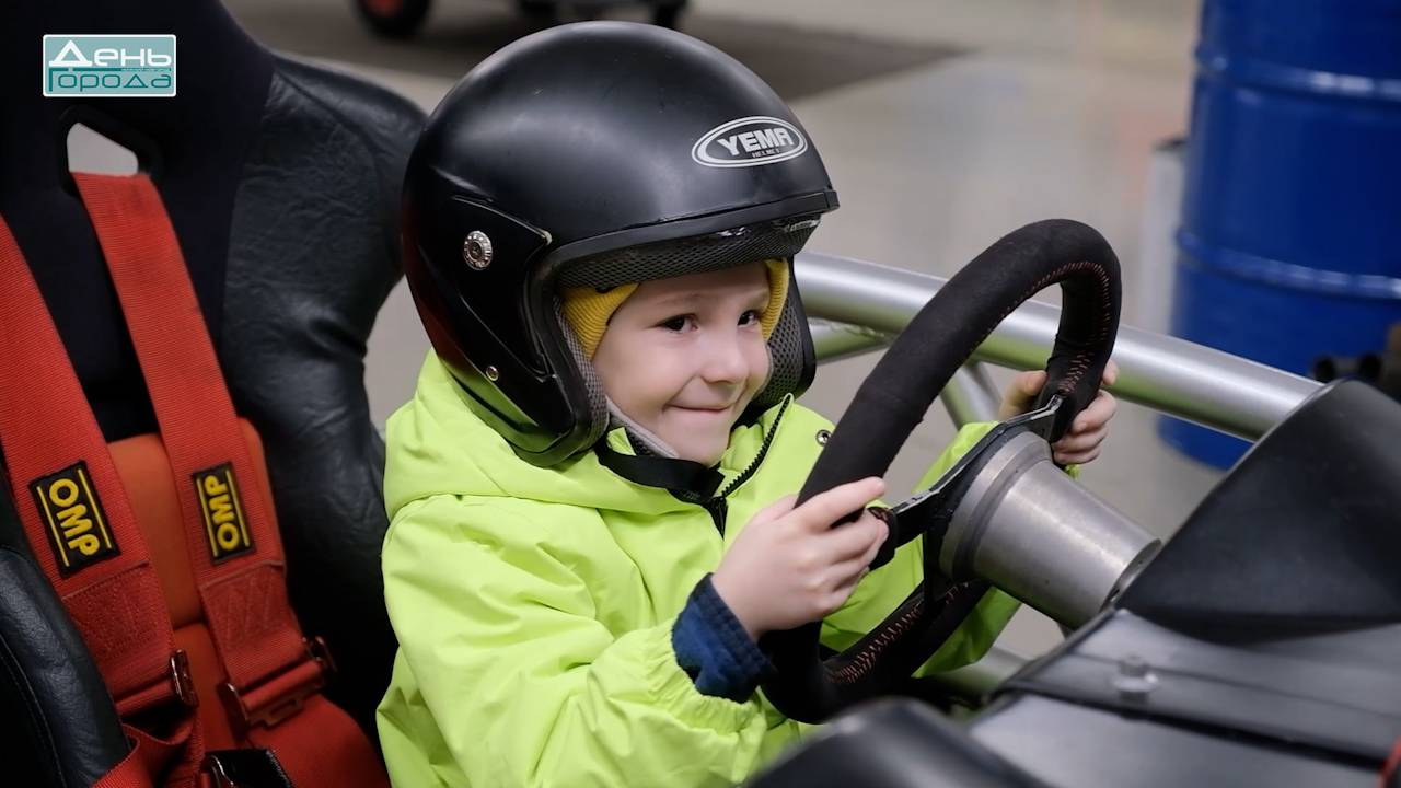 Юрий Шалабаев исполнил мечту 5-летнего Андрея, чьё желание он снял с новогодней ёлки смотреть онлайн