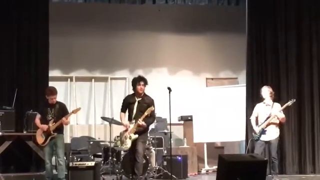 Trouble in Neon - Welcome to Paradise смотреть онлайн