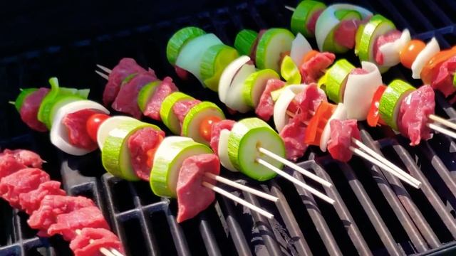 Cooking shish kabobs with today's back to eden garden harvest смотреть онлайн