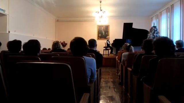 Зачетное выступление Виталика в 1м классе 10.12.11 смотреть онлайн