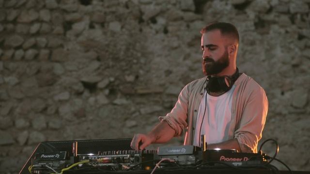 Santiago Garcia at Castell d'Alcalà de Xivert, Spain by Interpret Live смотреть онлайн