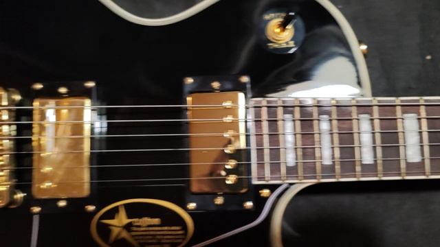 Обзор сборки китайской реплики Gibson Les Paul Custom чёрная с белым кантом, фурнитура золото. смотреть онлайн