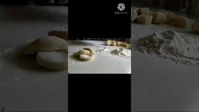 Манты против домашний пиццы что вкуснее ?? смотреть онлайн