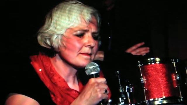 Julie Irmer Sings Travelin Light смотреть онлайн