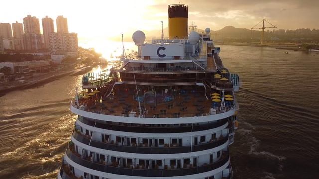 Costa Diadema, Em Sua Última Atracação no Porto de Santos смотреть онлайн