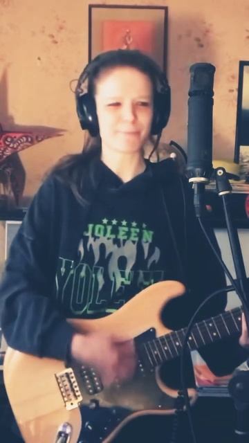 Price tag Fun! #cover #musician #voice #pricetag #vocals #funkygirl #guitargirl #voicerecording смотреть онлайн