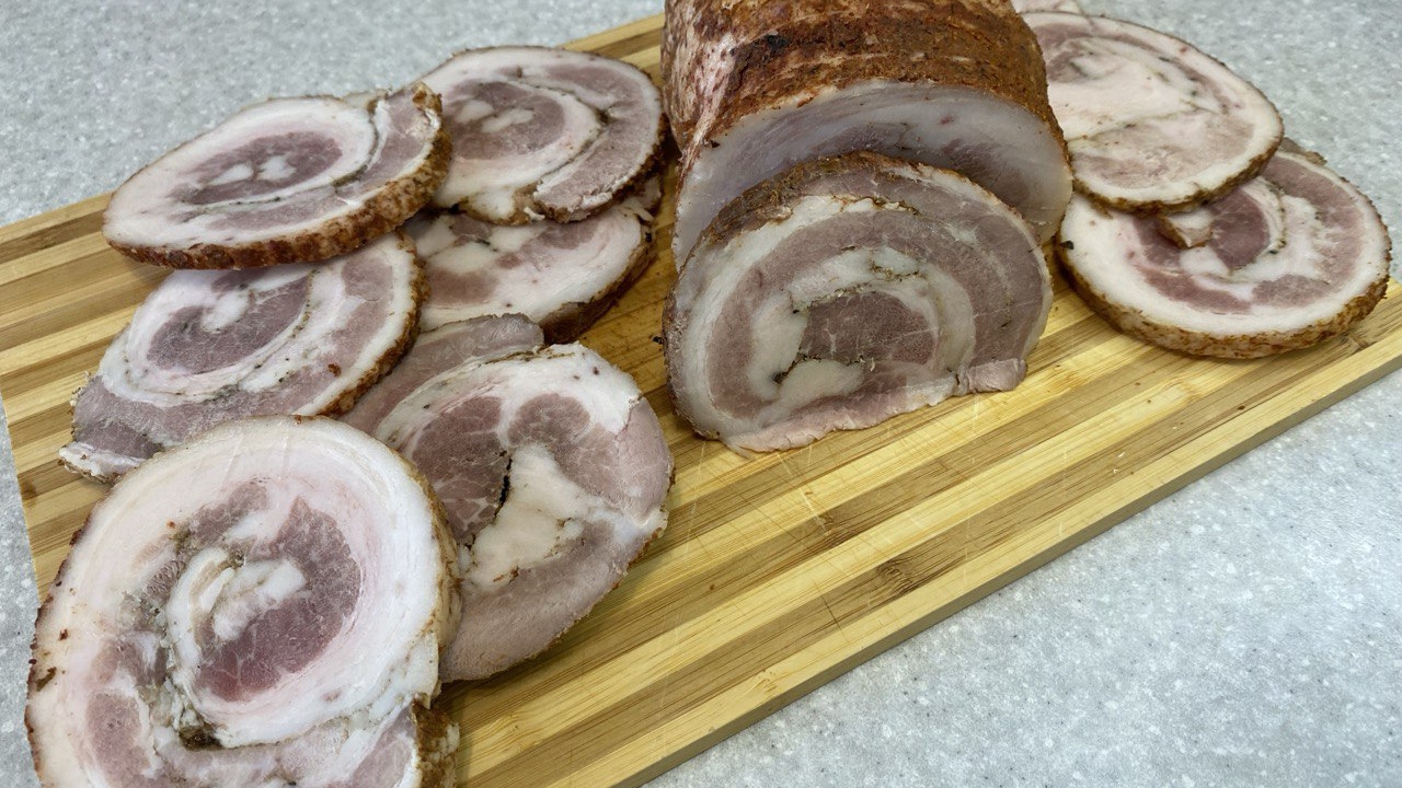 Рулет из Свиной Грудинки.Методом "Су Вид" Намного вкуснее покупной ветчины. смотреть онлайн