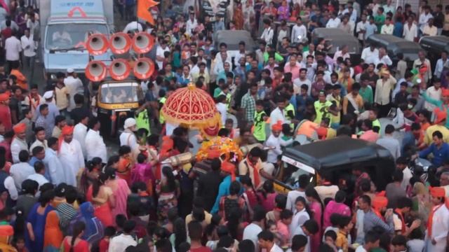 "Om Sai pratisthan" Sai palkhi chi sobha Yatrra 2017 Pimpri pada, malad East, Mumbai смотреть онлайн