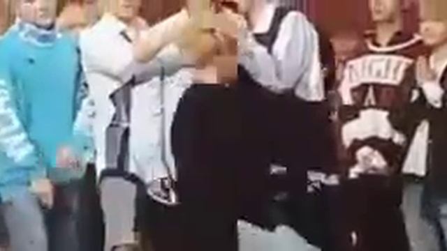 Неуклюжий Чимин.😄😄😜😦😮(6) смотреть онлайн