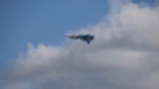 Соколы России.Авиашоу в Воронеже смотреть онлайн