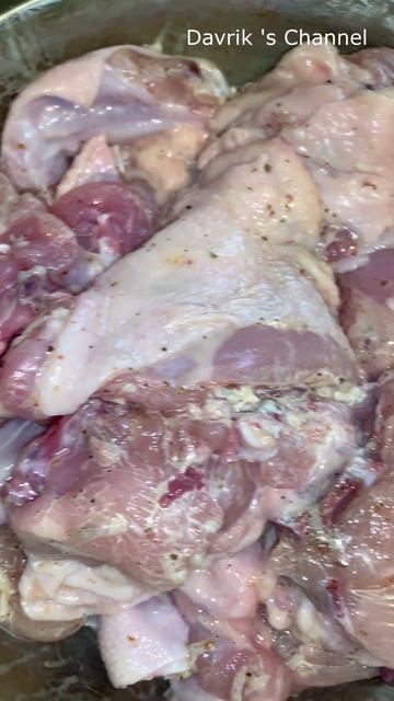Chicken with a crust in the oven / Курочка с корочкой в духовке #shorts смотреть онлайн