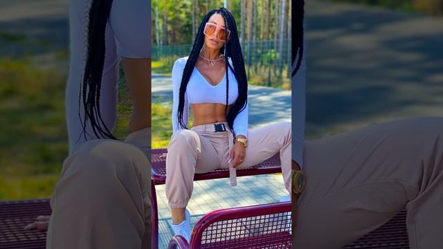 Nadine Kerastas✅ Wiki, Biography, Age, Height, Weight, Lifestyle, Facts, Plus Size Brand Ambassador