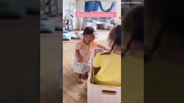 Miss Claire di Sekolah Jalan Mulu dek, lagi Seneng2nya jalan kok ya… смотреть онлайн