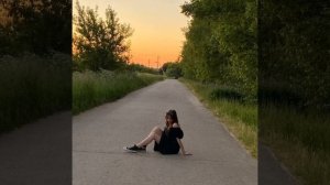 она раслелась с огромной ж@пой на весь стол