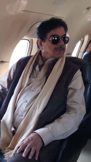 शत्रुघन सिन्हा मिर्च लेके क्यो घूमते है | 🤔 | #shorts смотреть онлайн