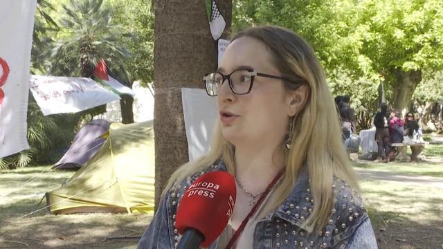 Más de 30 personas acampan en la Universidad Valenciana impulsados por manifestaciones en EEUU смотреть онлайн