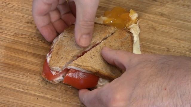 How to...Make a Killer Fried Egg, Provolone, Tomato & Mayo Sandwich смотреть онлайн