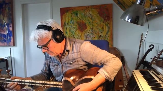 Live improvisation on tar. смотреть онлайн