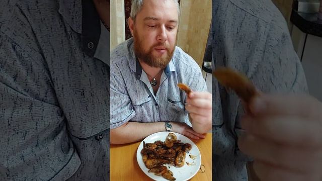Ем королевские креветки в соевом соусе. #еданакамеру #мукбанг смотреть онлайн