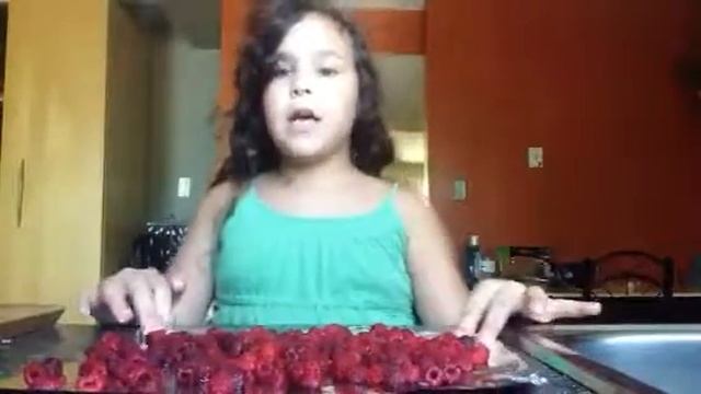 Edith and Sadie fresh raspberry video смотреть онлайн