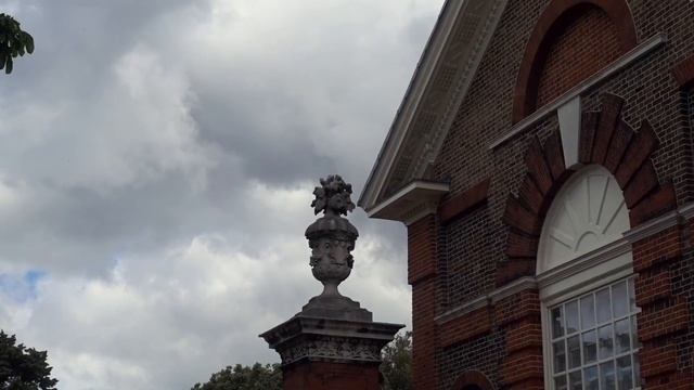 Kensington Palace смотреть онлайн