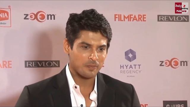 Siddharth Death: निधन से पहले आखिरी बार मां Rita Shukla के साथ स्पॉट हुए थे Siddharth, देखिए Video смотреть онлайн