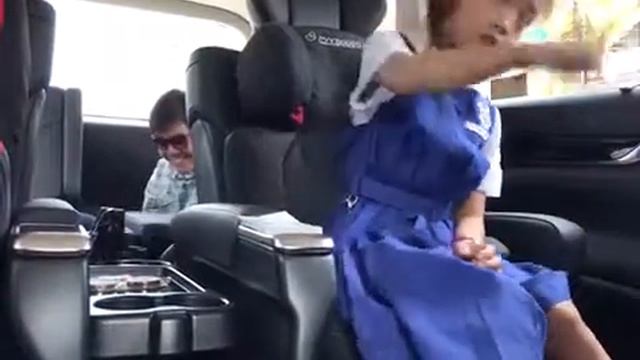 Car PRANK surprise on my 7 yr old girl (hidden cam) смотреть онлайн