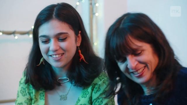 Here's how 19-year-old Ruby Karp is setting the stage for young female comedians. смотреть онлайн