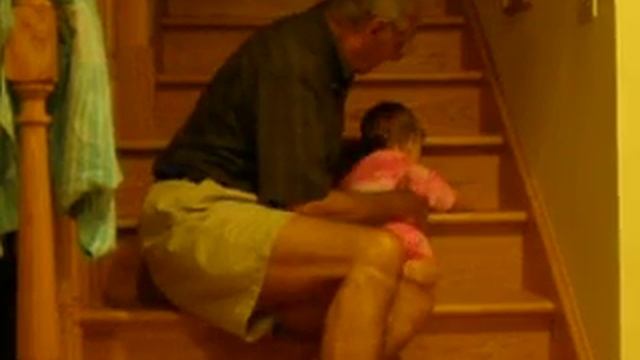 Pip Papa climbing stairs смотреть онлайн