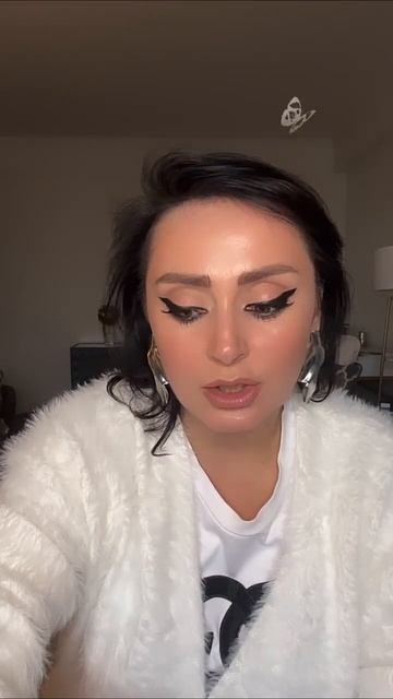 Почему мужчина конкурирует со мной? смотреть онлайн