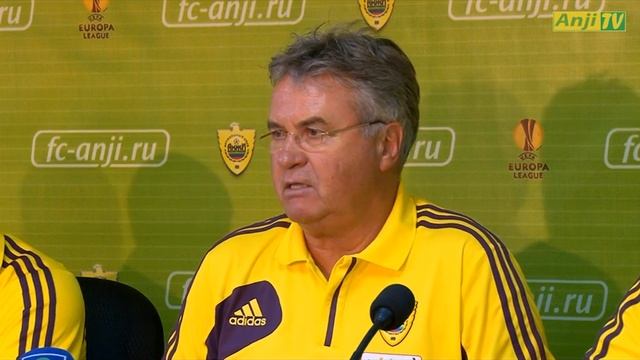 Предматчевая пресс-конференция Гуса Хиддинка. смотреть онлайн