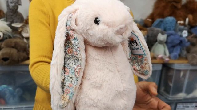 Jellycat Bashful Blossom Blush Bunny смотреть онлайн