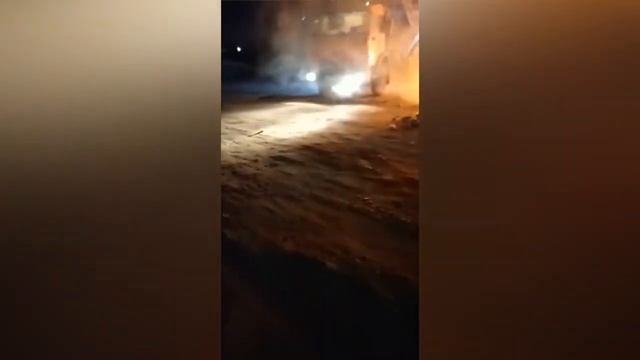 В Красноярске загорелся мусоровоз смотреть онлайн