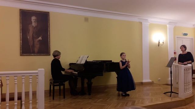 Глафира. Первый концерт. Песенка.ч.1 смотреть онлайн