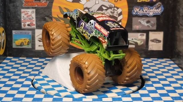 MYSTERY MUDDERS - WHAT DID WE GET? - REVEAL WITH MEGALODON MONSTER WASH! BONUS VIDEO 2/3 смотреть онлайн