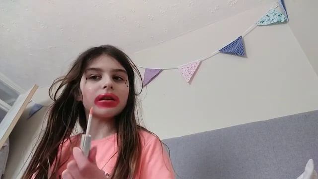 MY FREAK SIS STOLE MY CAMERA AND MADE THIS VID! *must watch* смотреть онлайн